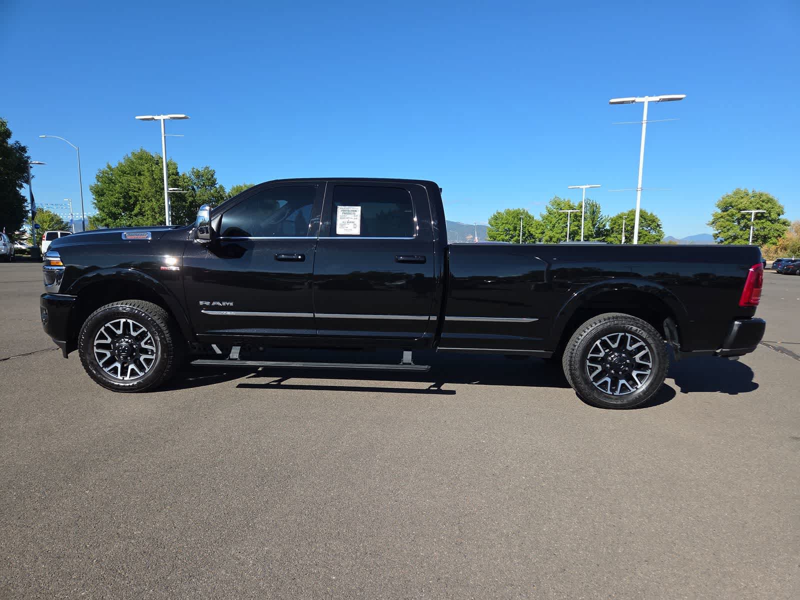 Used 2025 RAM 2500 Limited AWD/4WD image 11