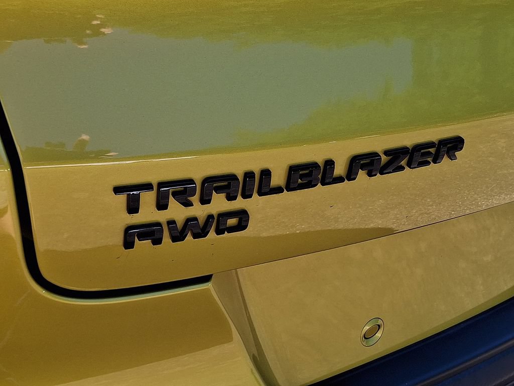 Used 2023 Chevrolet TrailBlazer RS w/ Convenience Package AWD/4WD image 32