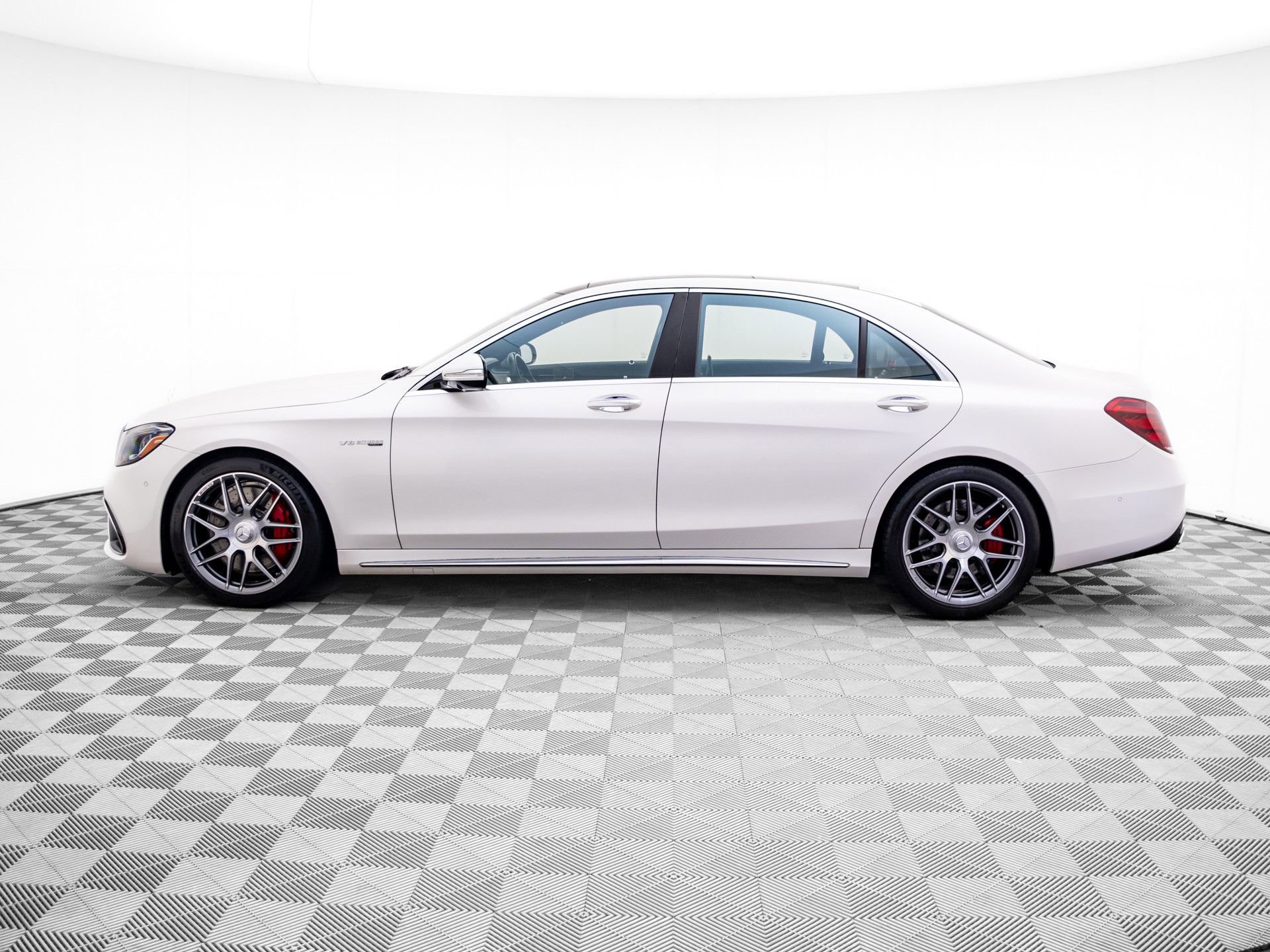 Used 2019 Mercedes-Benz S 63 AMG S 4MATIC Sedan video 2