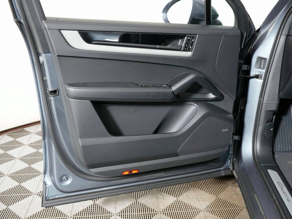 Certified 2026 Porsche Cayenne AWD/4WD image 14