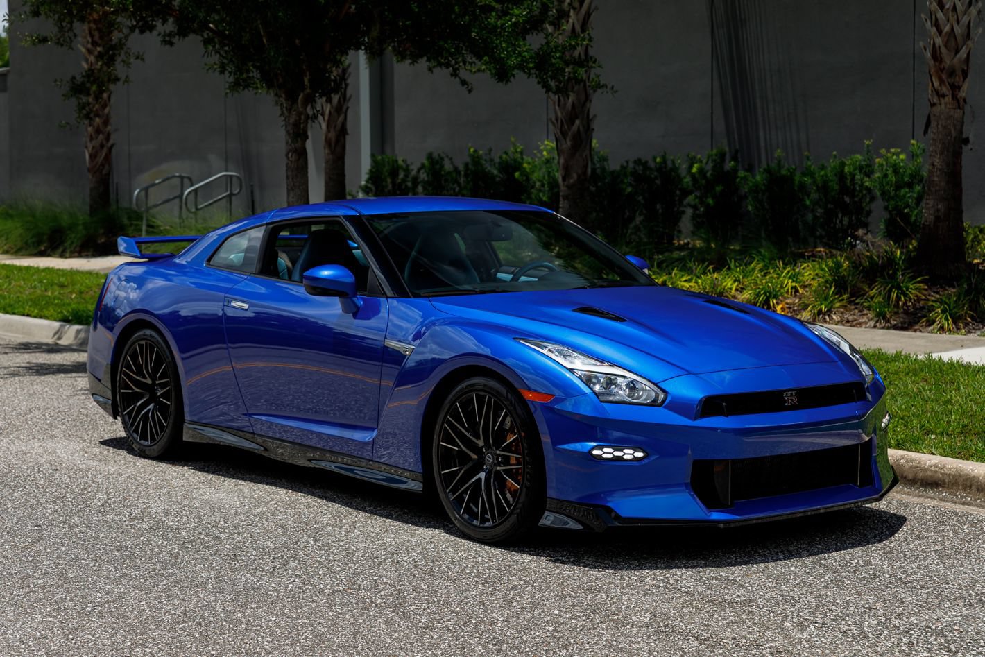 Used 2024 Nissan GT-R AWD/4WD image 6