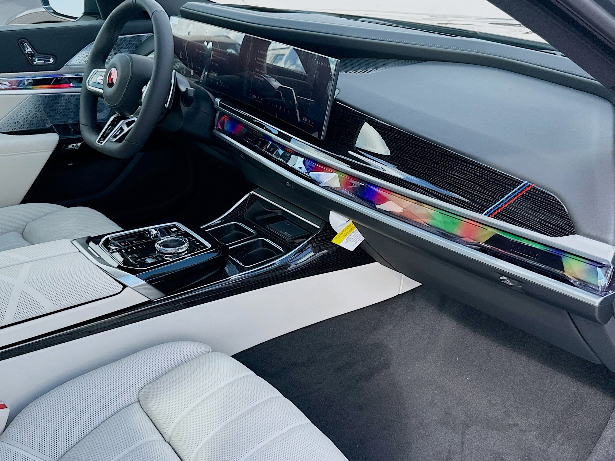 New 2026 BMW 740i w/ Premium Package image 25