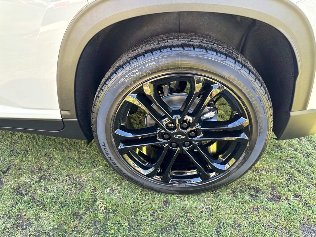 New 2026 Chevrolet Traverse LT w/ Driver Confidence Package image 8