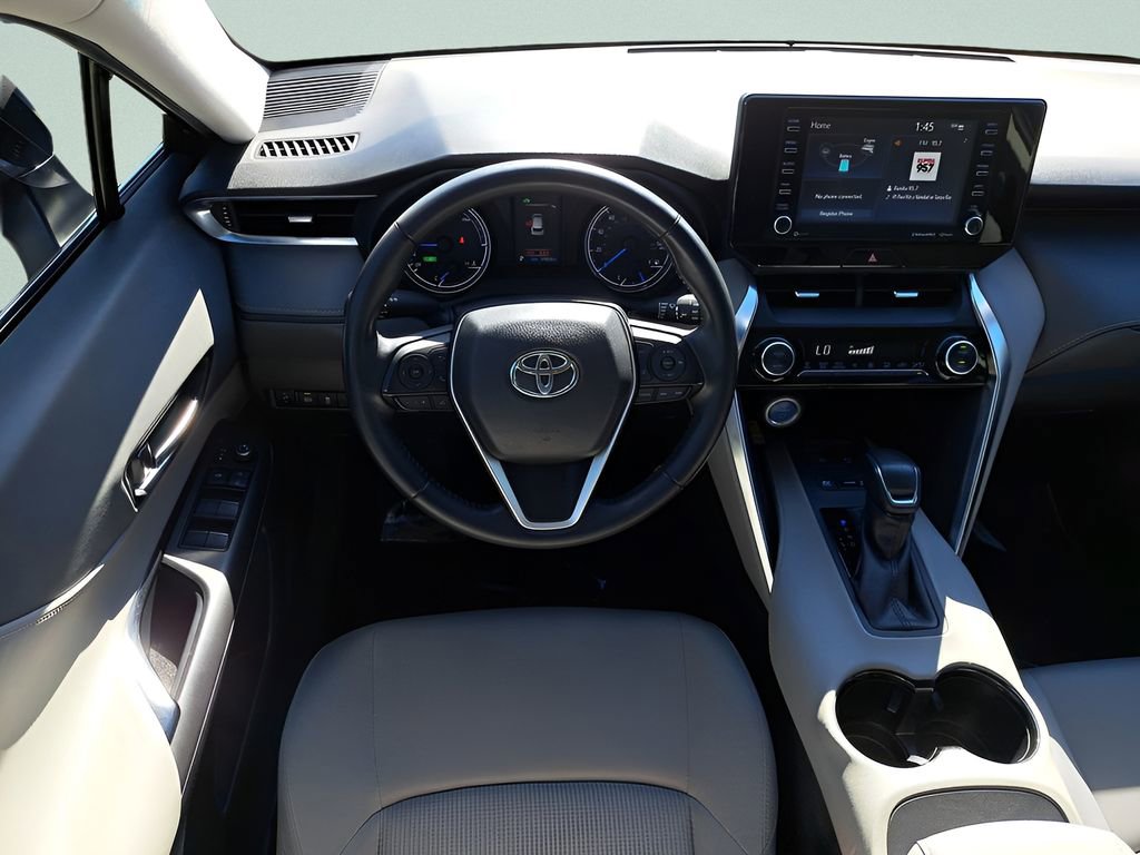 Used 2022 Toyota Venza LE image 12
