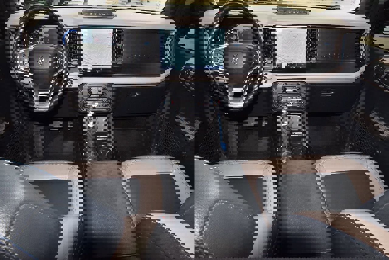 Used 2023 Ford Bronco Wildtrak image 16