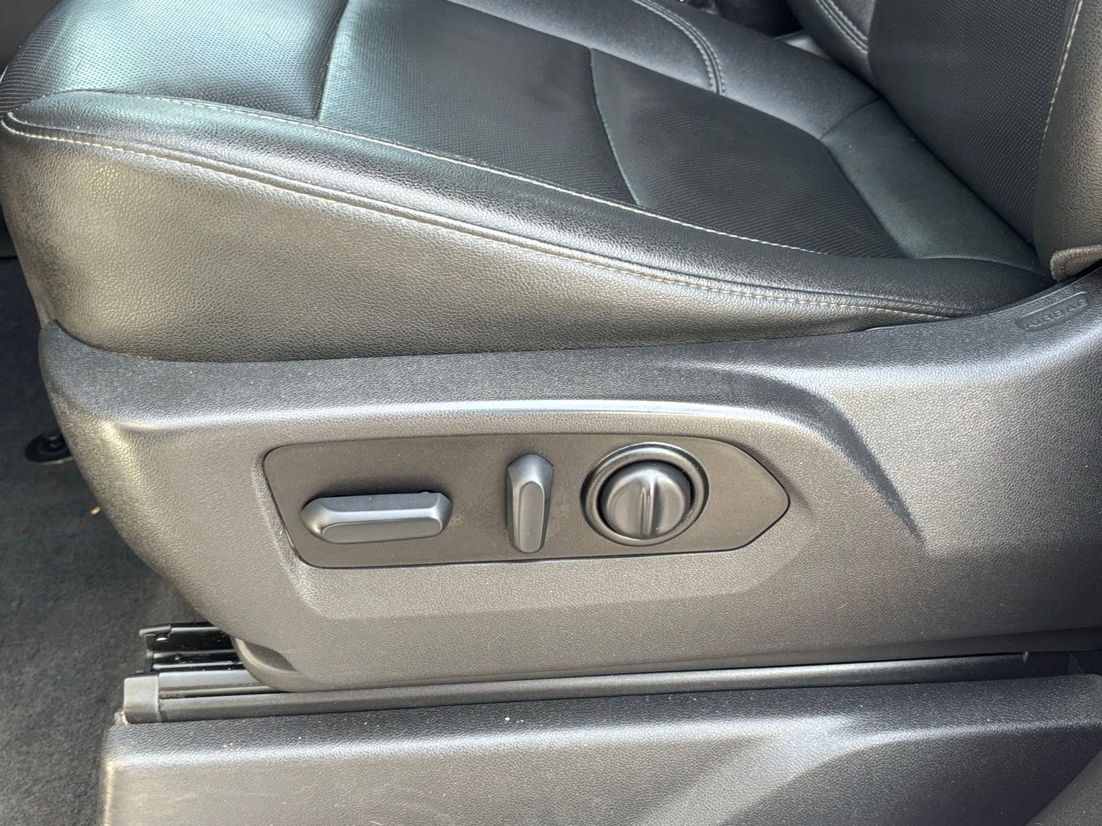 Used 2022 GMC Sierra 2500 SLT w/ SLT Convenience Package AWD/4WD image 22