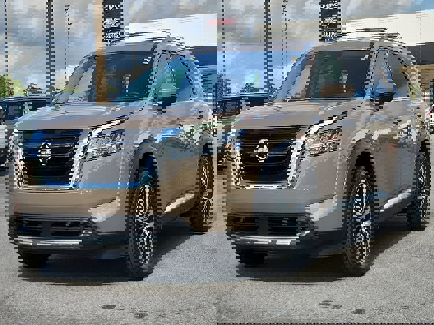 Used 2024 Nissan Pathfinder Platinum w/ Cargo Package