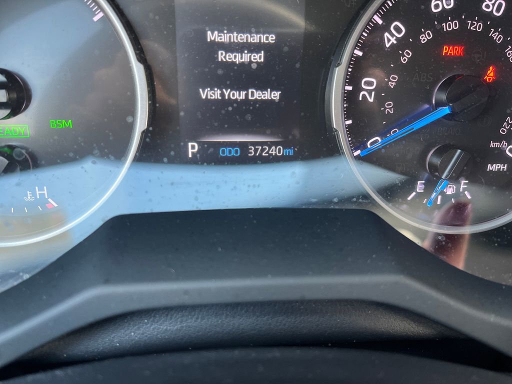 Used 2022 Toyota RAV4 XLE image 2