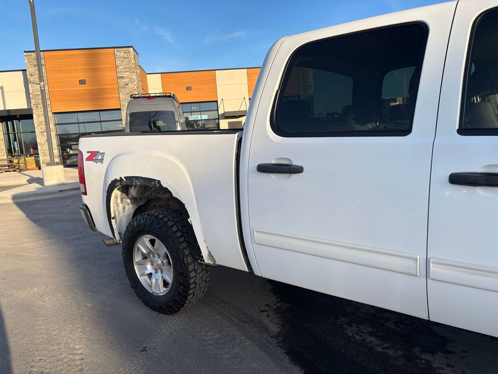 Used 2007 GMC Sierra 1500 SLE w/ SLE/SLT Trailering Package AWD/4WD image 3