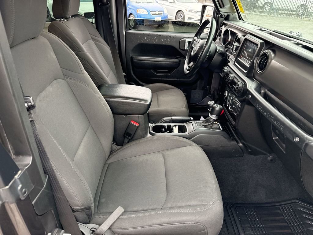 Used 2022 Jeep Wrangler Sport AWD/4WD image 32