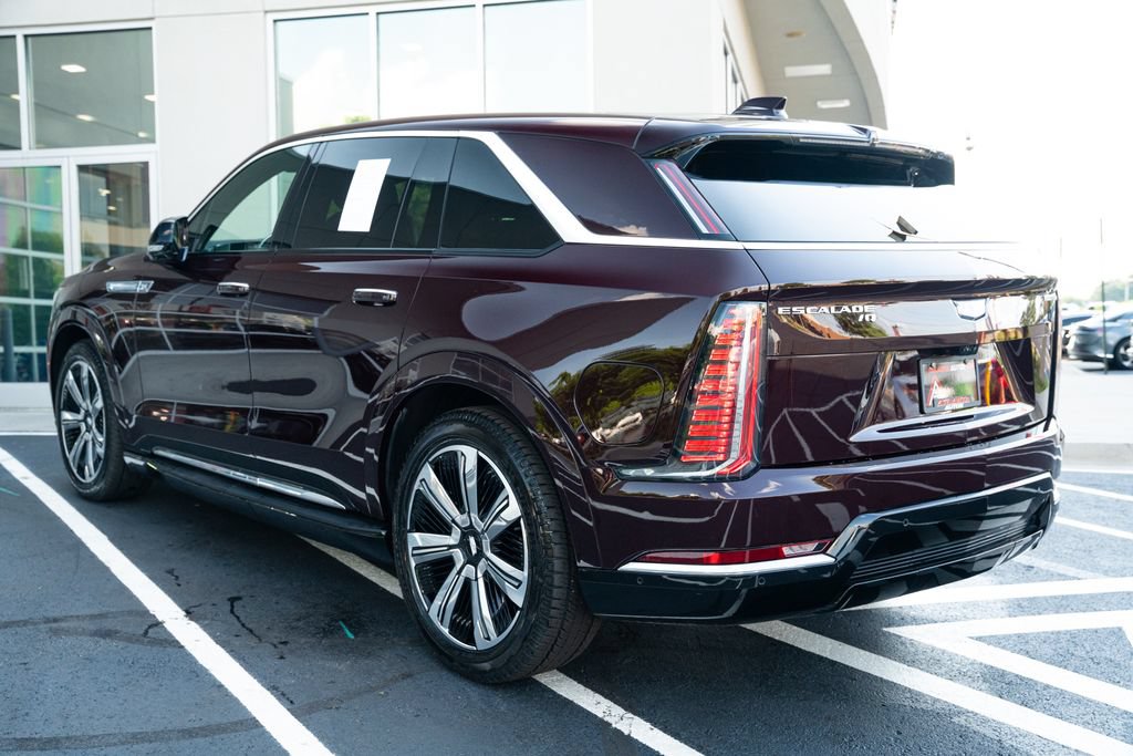 Used 2025 Cadillac Escalade IQ Luxury 2 w/ LPO, Premium Carpet Package AWD/4WD image 16