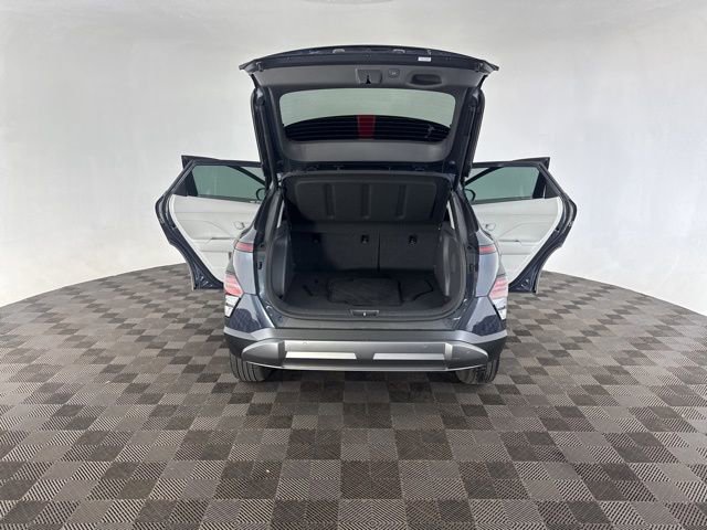 Used 2025 Hyundai Kona Limited AWD/4WD image 16