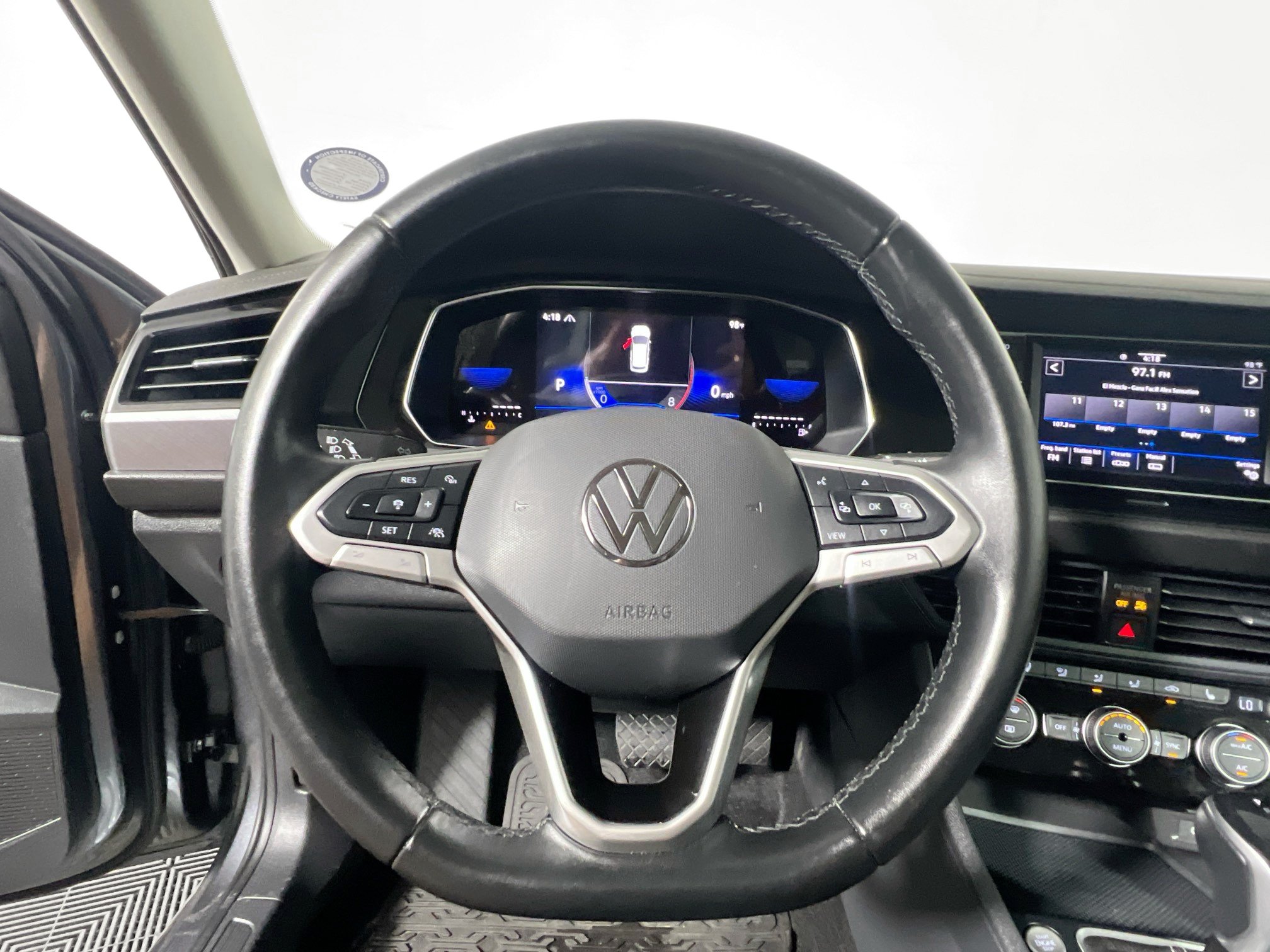 Used 2023 Volkswagen Jetta SE FWD image 17