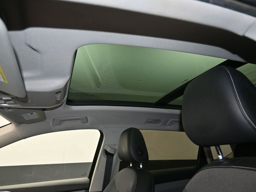 Used 2022 Volkswagen Taos SE w/ Panoramic Sunroof Package image 22