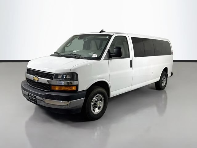 Used 2024 Chevrolet Express 3500 LT w/ LT Preferred Equipment Group RWD image 3