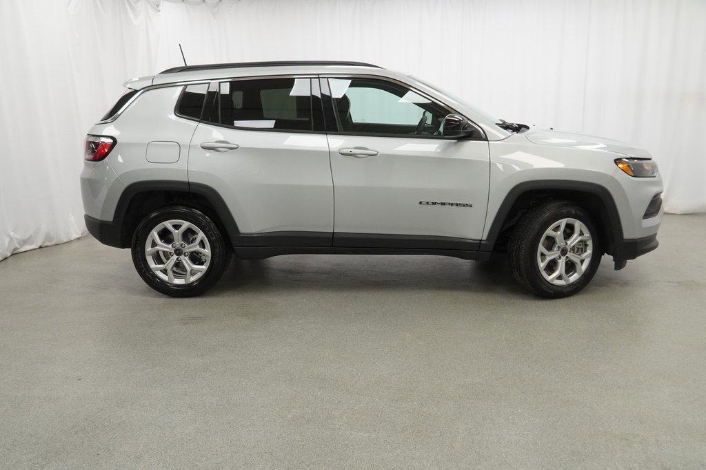 Certified 2025 Jeep Compass Latitude w/ Convenience Group image 10
