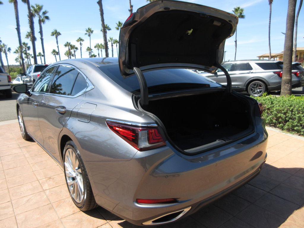 Used 2020 Lexus ES 350 w/ Accessory Package FWD image 28
