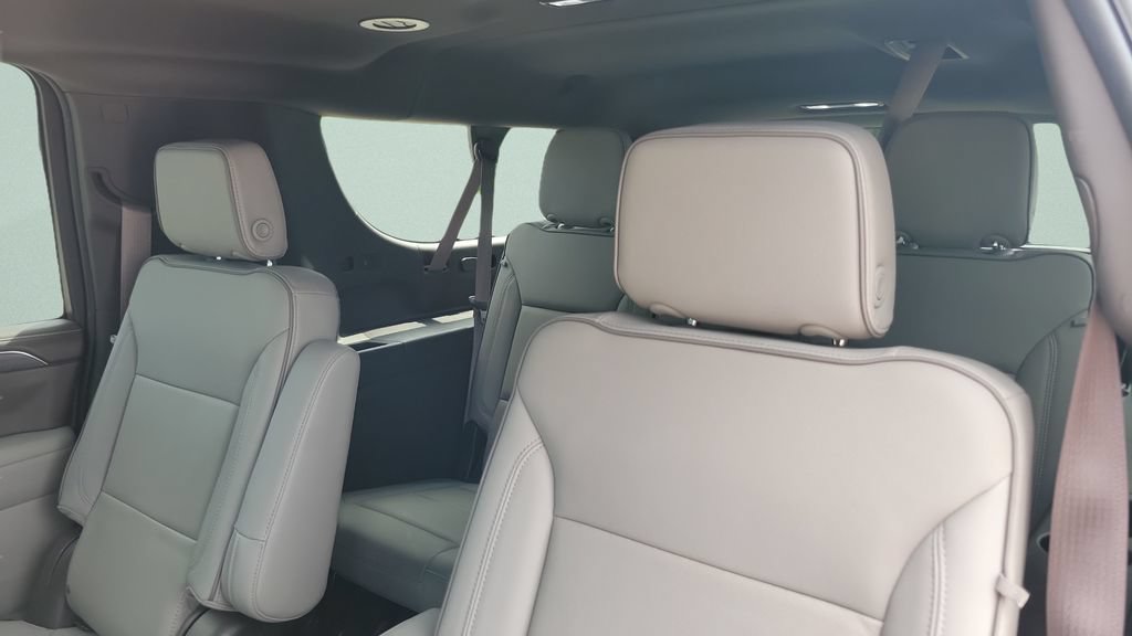 Used 2024 GMC Yukon XL SLT w/ SLT Luxury Package AWD/4WD image 10
