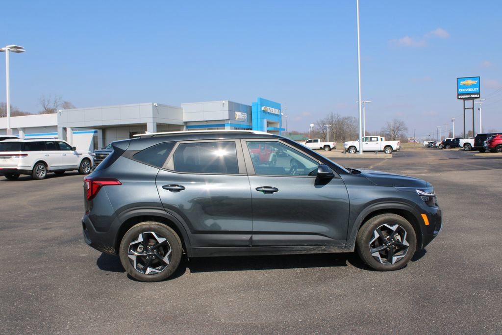 Used 2025 Kia Seltos S image 11