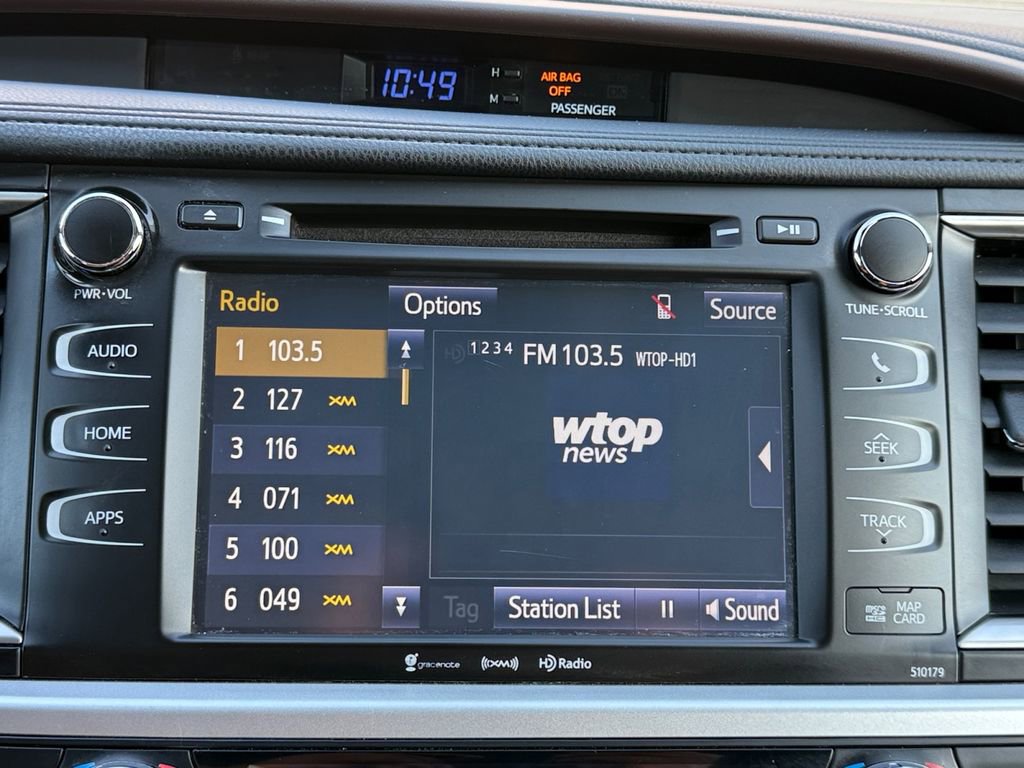 Used 2017 Toyota Highlander XLE w/ Carpet Mat Package image 14