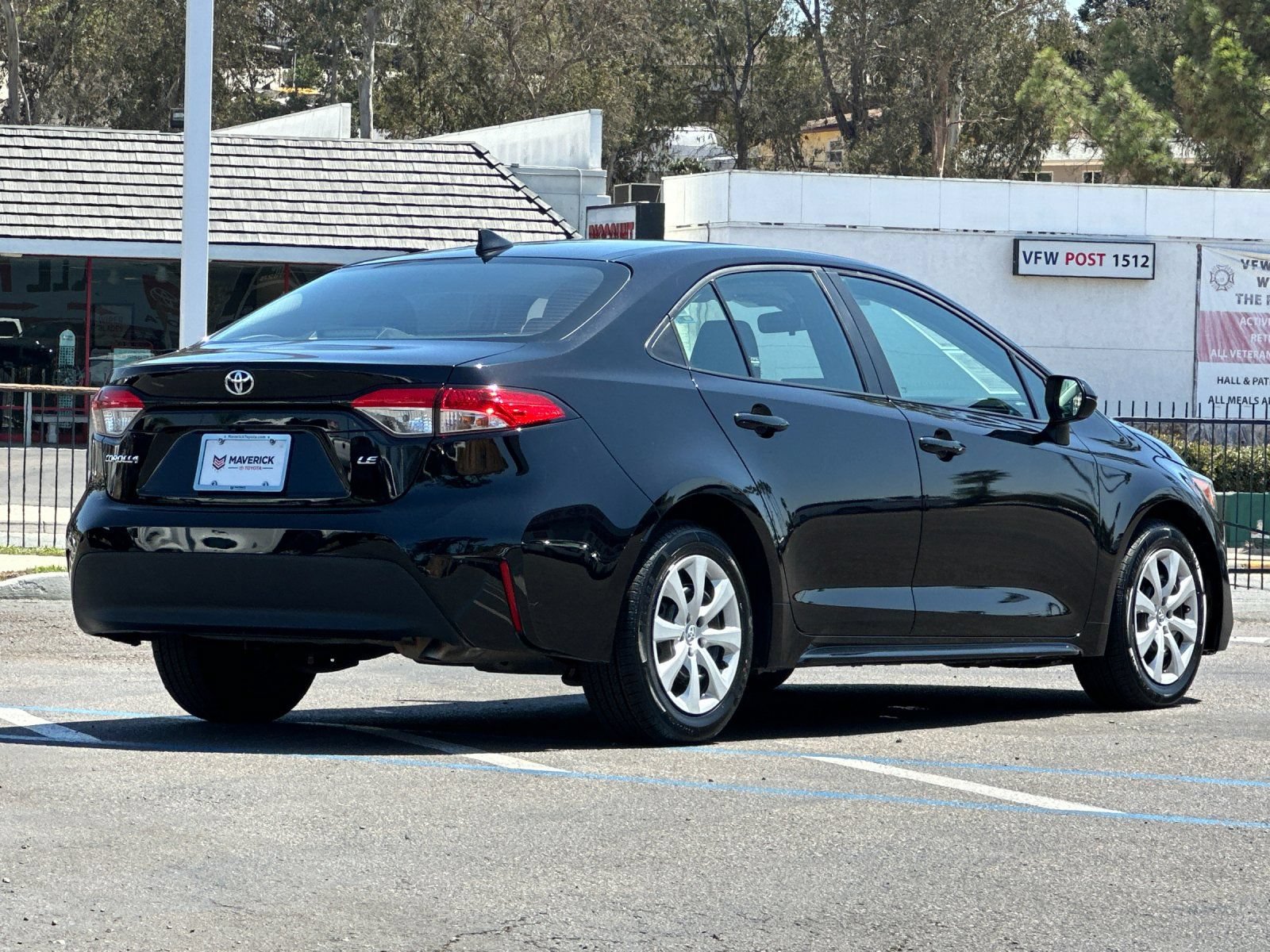 Used 2025 Toyota Corolla LE FWD image 5
