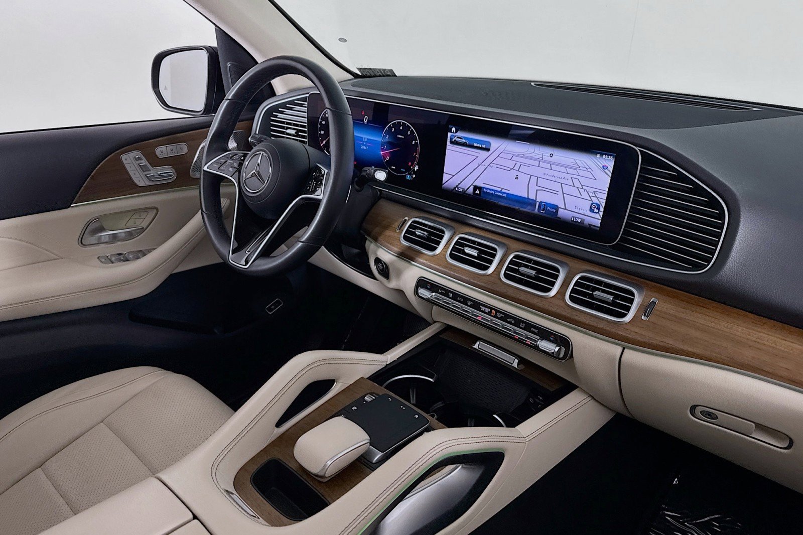 Used 2024 Mercedes-Benz GLE 350 4MATIC image 16