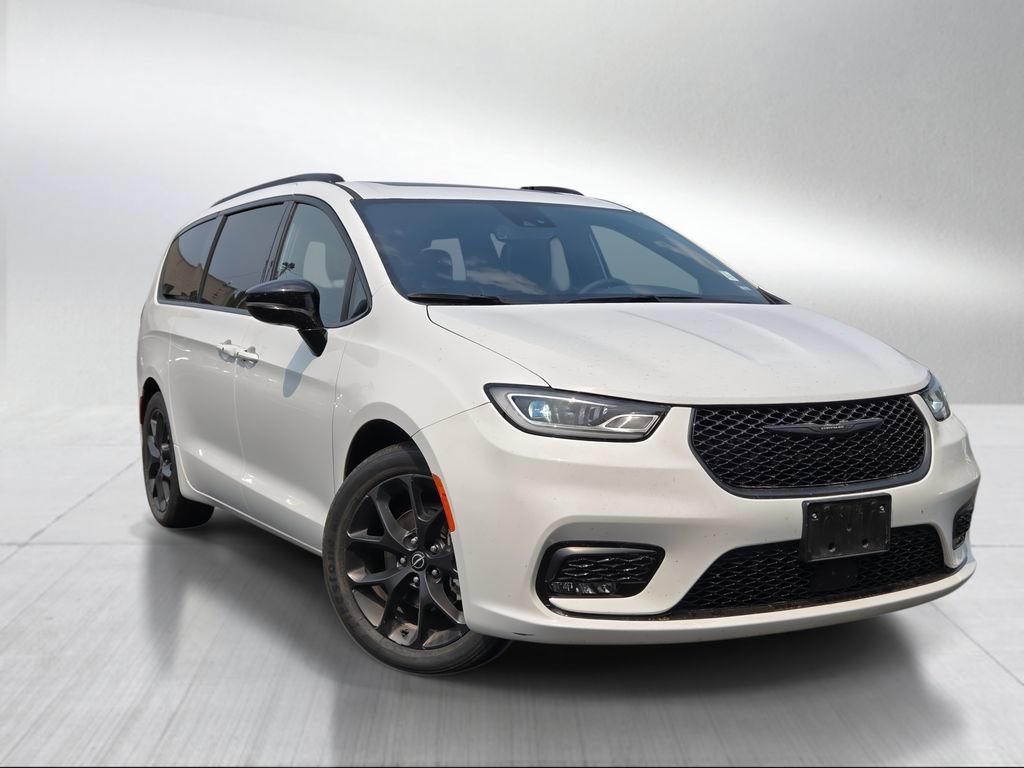 Used 2025 Chrysler Pacifica Limited