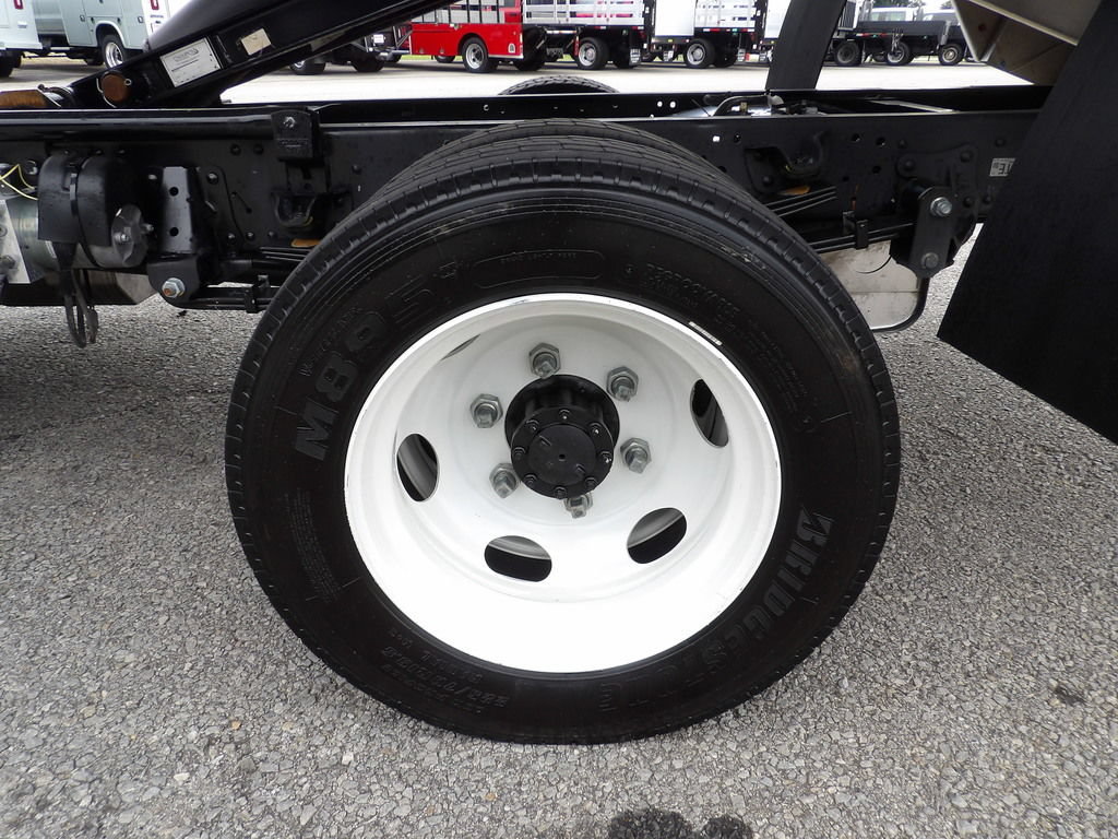 Used 2024 Chevrolet Low Cab Forward 5500HD RWD image 58