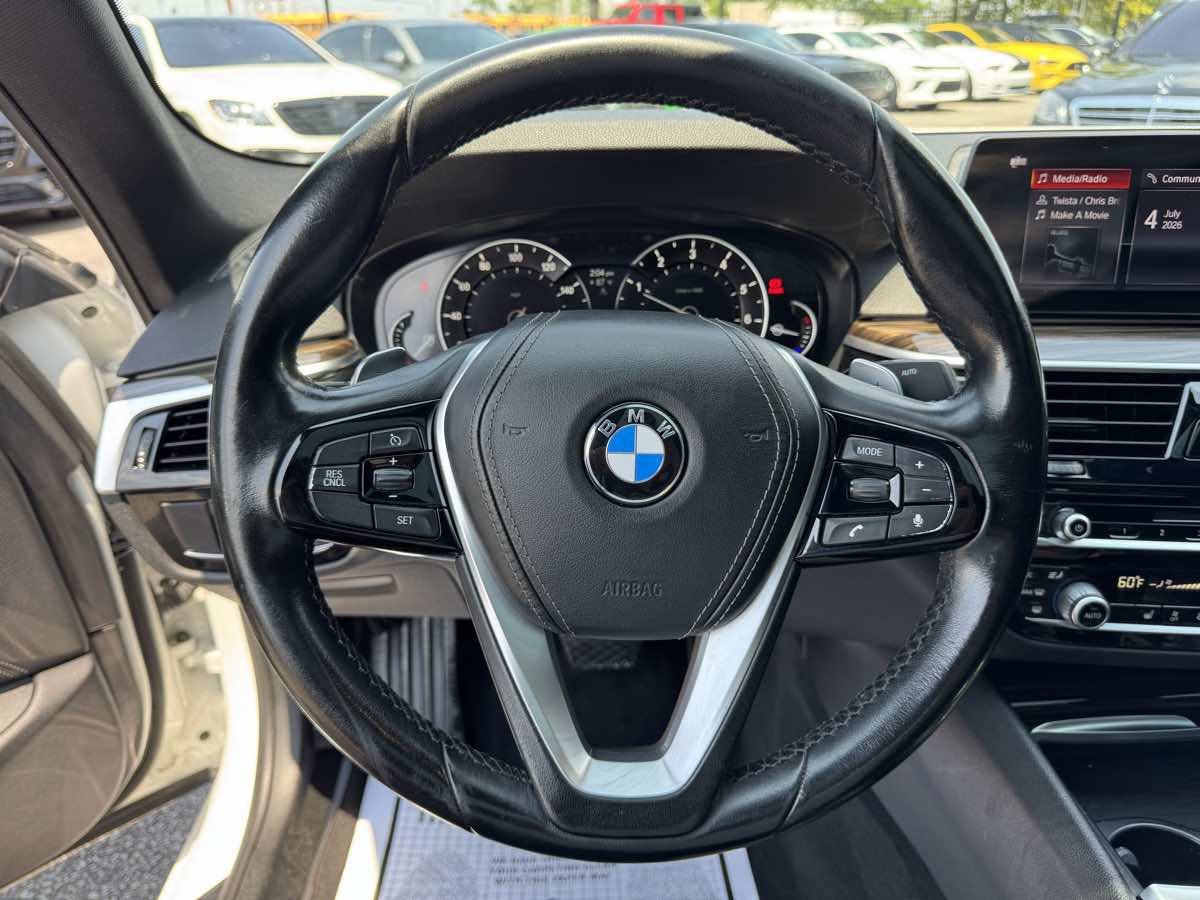 Used 2019 BMW 530i w/ Convenience Package RWD image 12