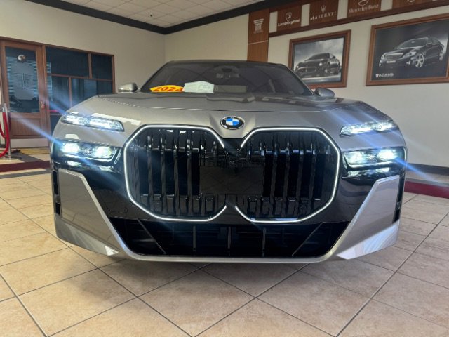 Used 2024 BMW 760i xDrive w/ Executive Package image 9