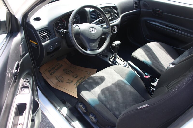 Used 2007 Hyundai Accent SE FWD image 5