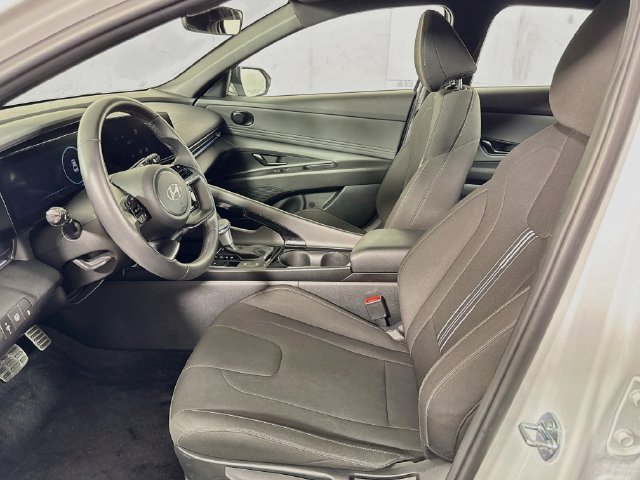 Certified 2025 Hyundai Elantra SEL FWD image 6