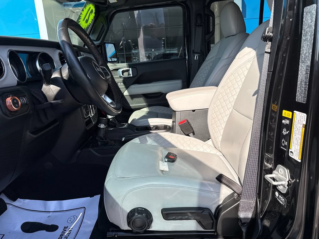 Used 2021 Jeep Gladiator Overland AWD/4WD image 22