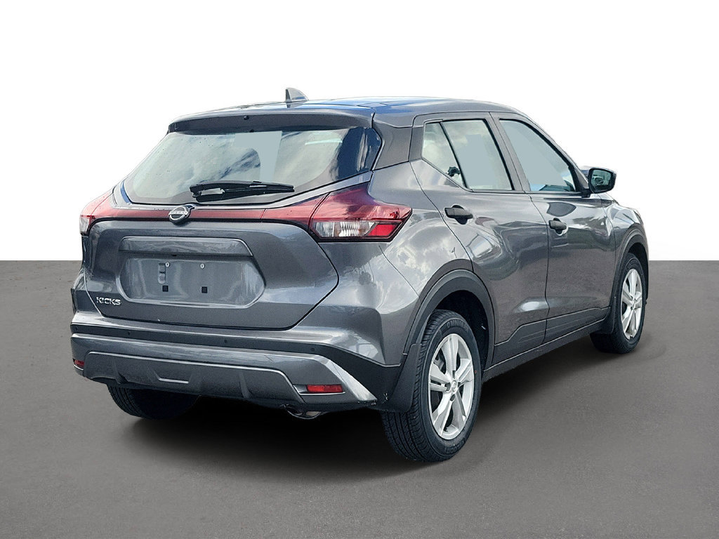 Used 2023 Nissan Kicks S FWD image 3