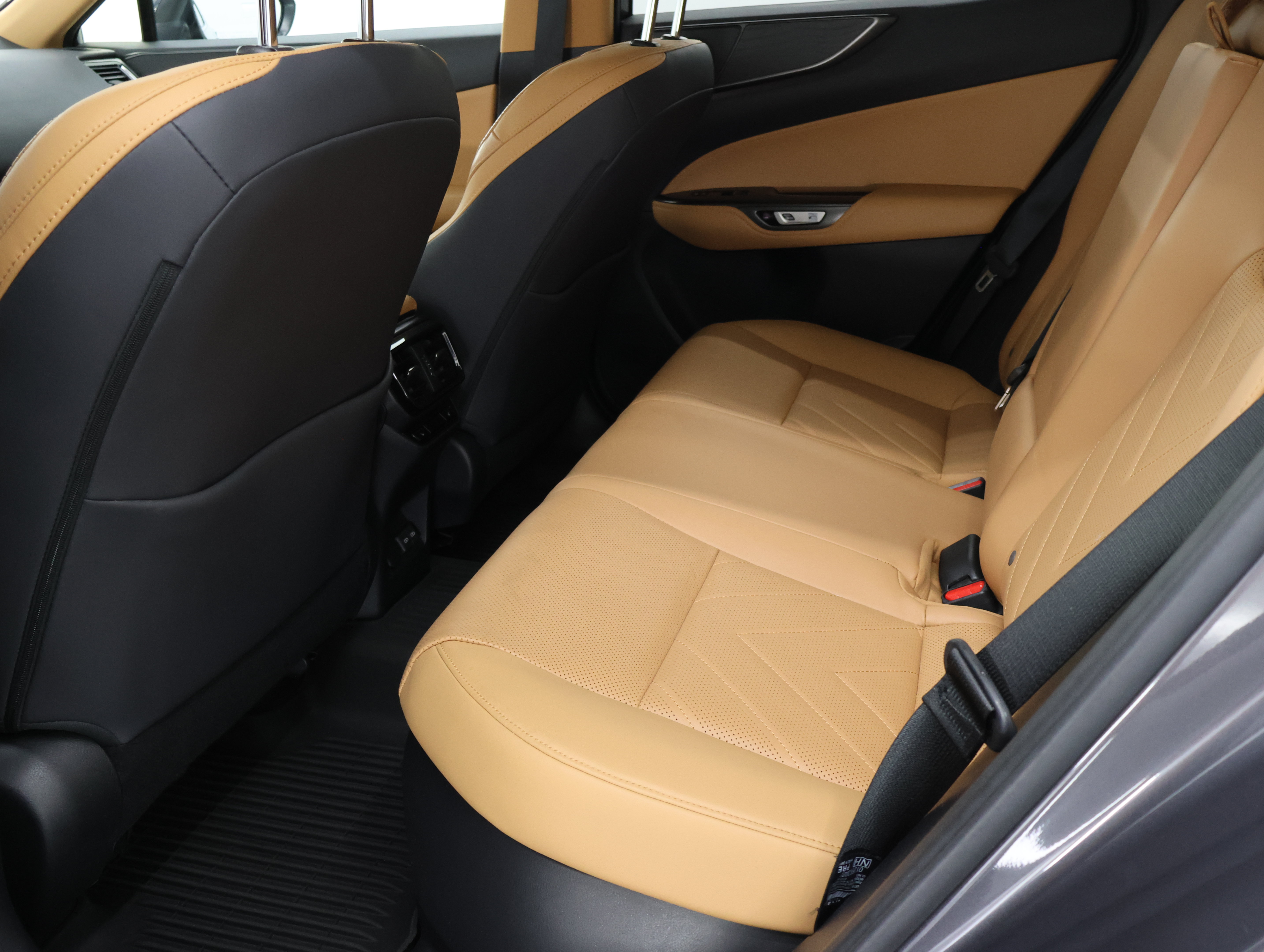 Used 2022 Lexus NX 350h AWD w/ Vision Package image 9