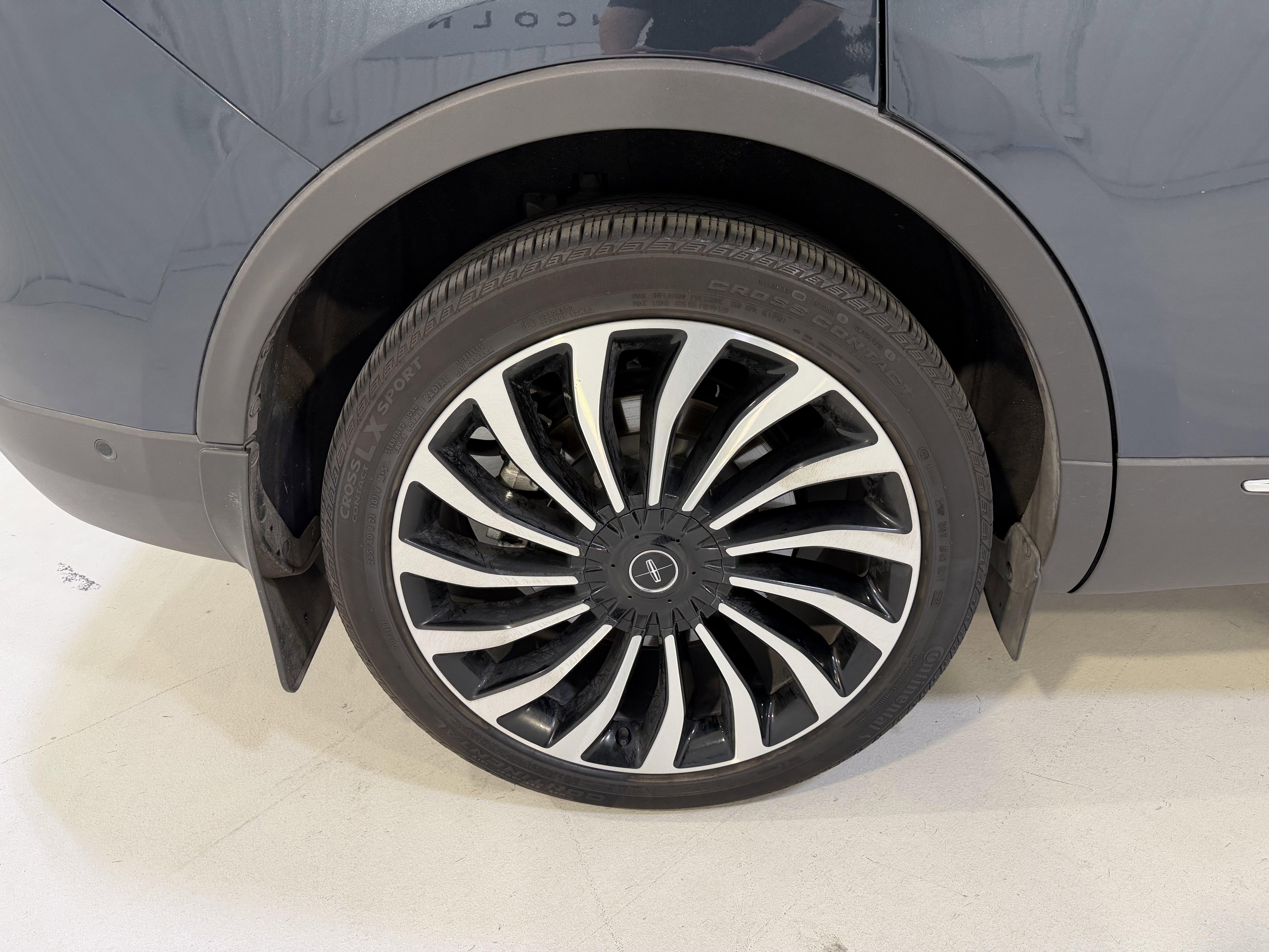 Used 2022 Lincoln Nautilus Black Label w/ Class II Trailer Tow Package AWD/4WD image 13
