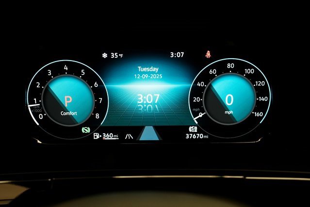 Used 2024 Volkswagen Atlas Cross Sport SE image 20