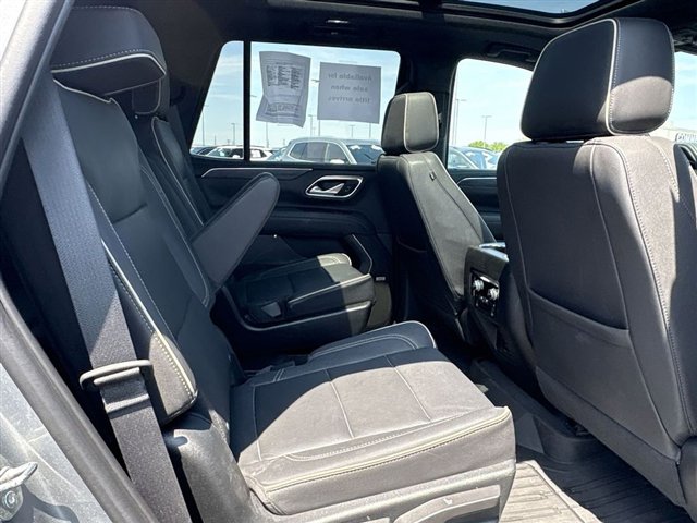 New 2023 GMC Yukon SLT w/ SLT Luxury Package AWD/4WD image 28