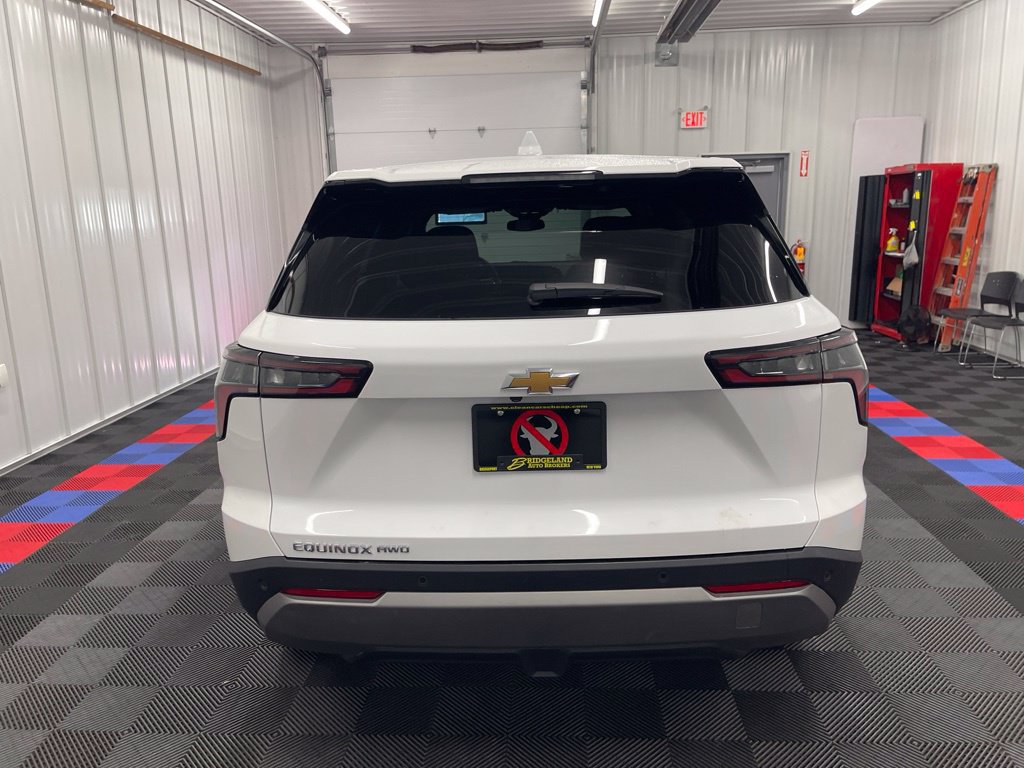 Used 2026 Chevrolet Equinox LT AWD/4WD image 5