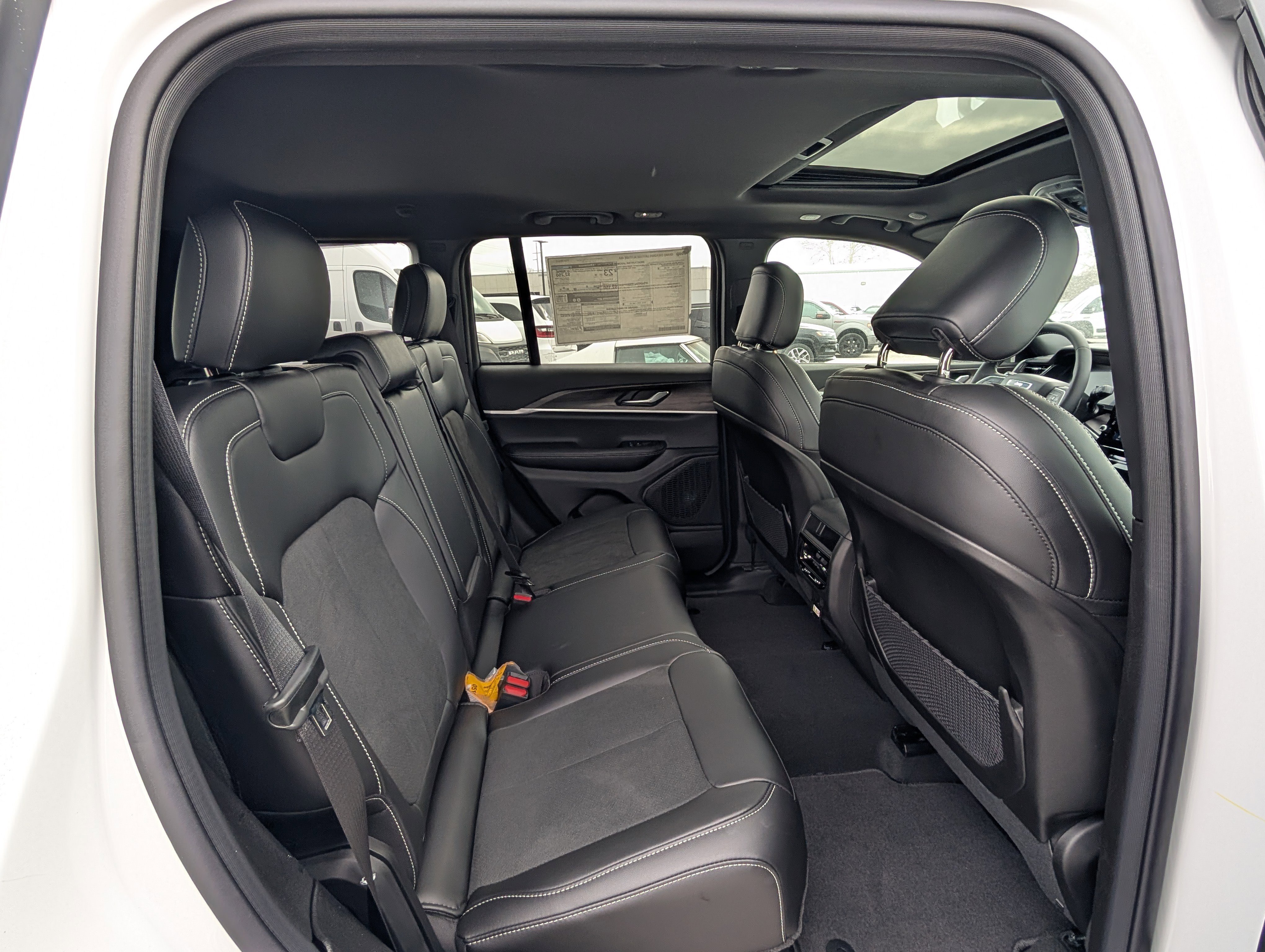 New 2026 Jeep Grand Cherokee Altitude image 7