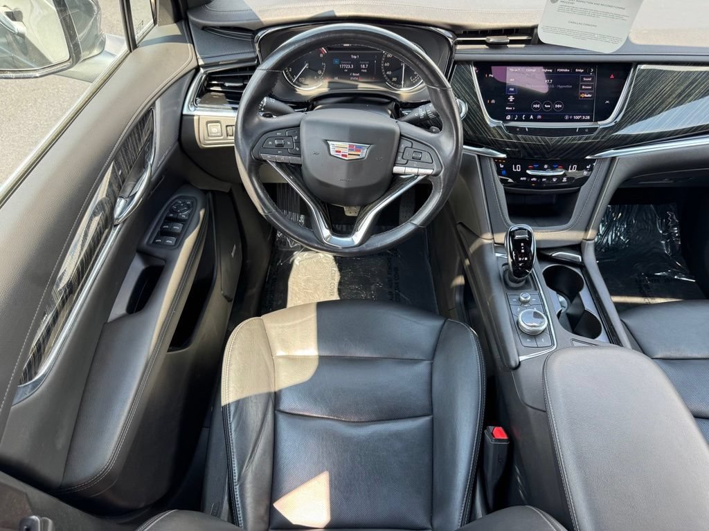Certified 2023 Cadillac XT6 Premium Luxury FWD image 14