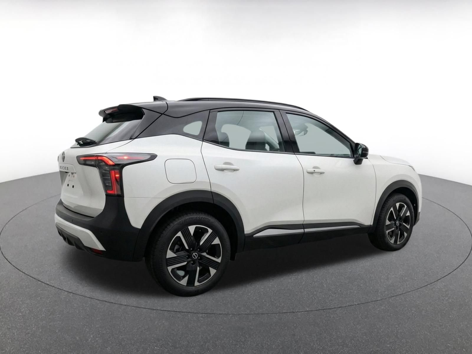 Used 2026 Nissan Kicks SV w/ Cold Weather Package AWD/4WD image 9