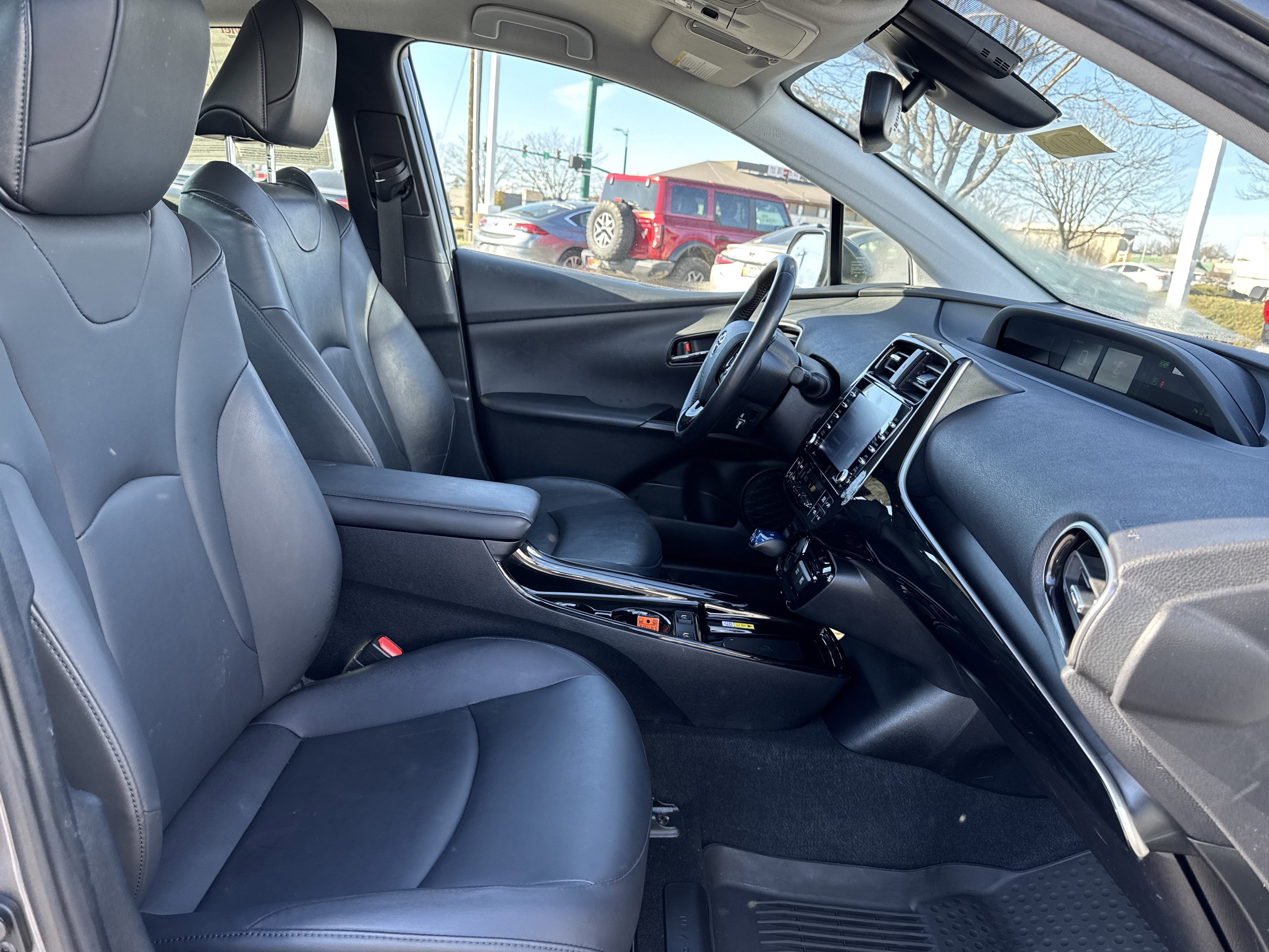 Used 2021 Toyota Prius L Eco image 37