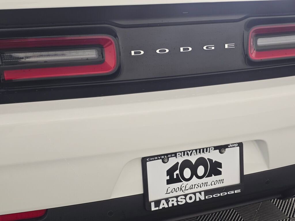 Used 2018 Dodge Challenger R/T Scat Pack w/ Driver Convenience Group image 17