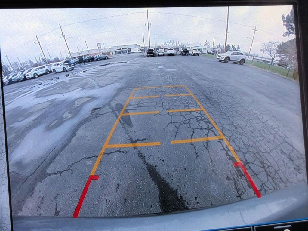 Used 2021 Chevrolet Traverse RS w/ LPO, Cargo Package FWD image 24