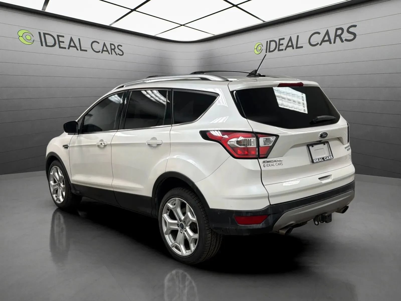 Used 2018 Ford Escape Titanium w/ Ford Safe & Smart Package AWD/4WD image 8