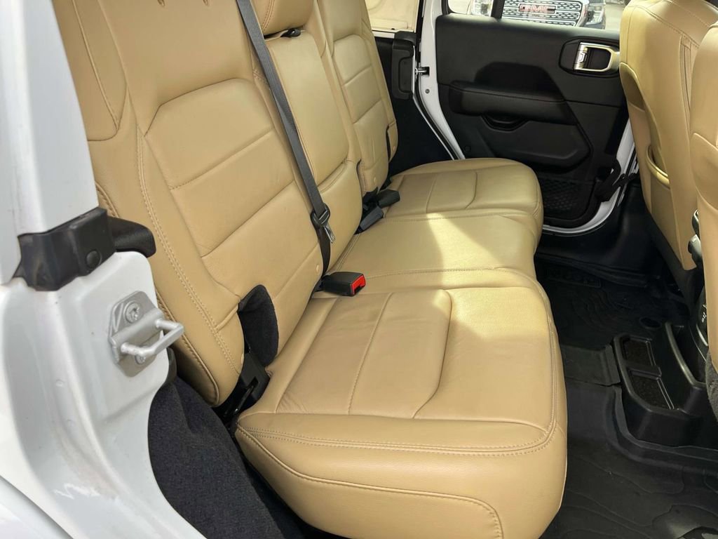 Used 2018 Jeep Wrangler Unlimited Sahara image 19