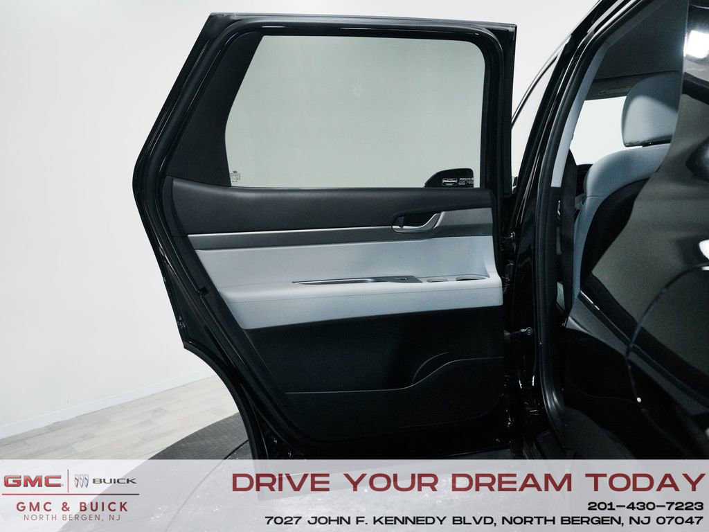 Used 2023 Hyundai Palisade SEL image 13