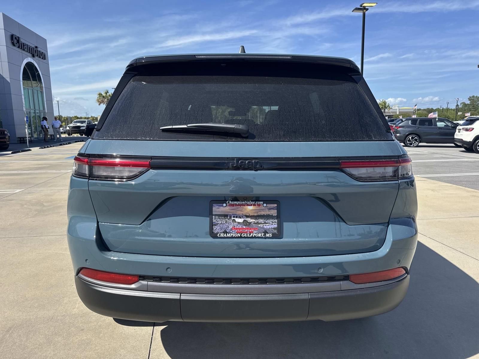 New 2026 Jeep Grand Cherokee Limited w/ Limited Altitude Package image 6