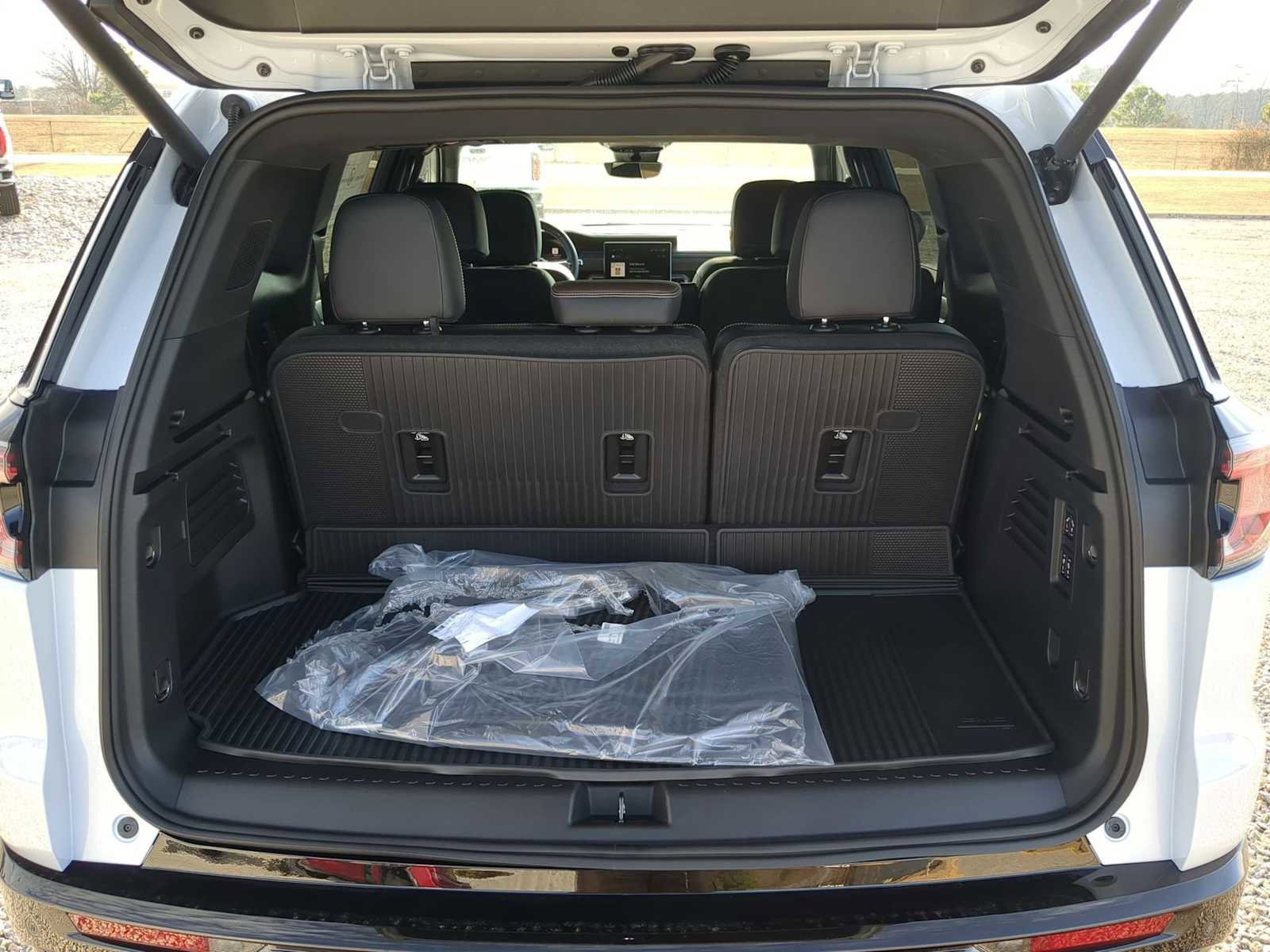 New 2026 GMC Acadia Denali Ultimate w/ LPO, Floor Liner Package image 27